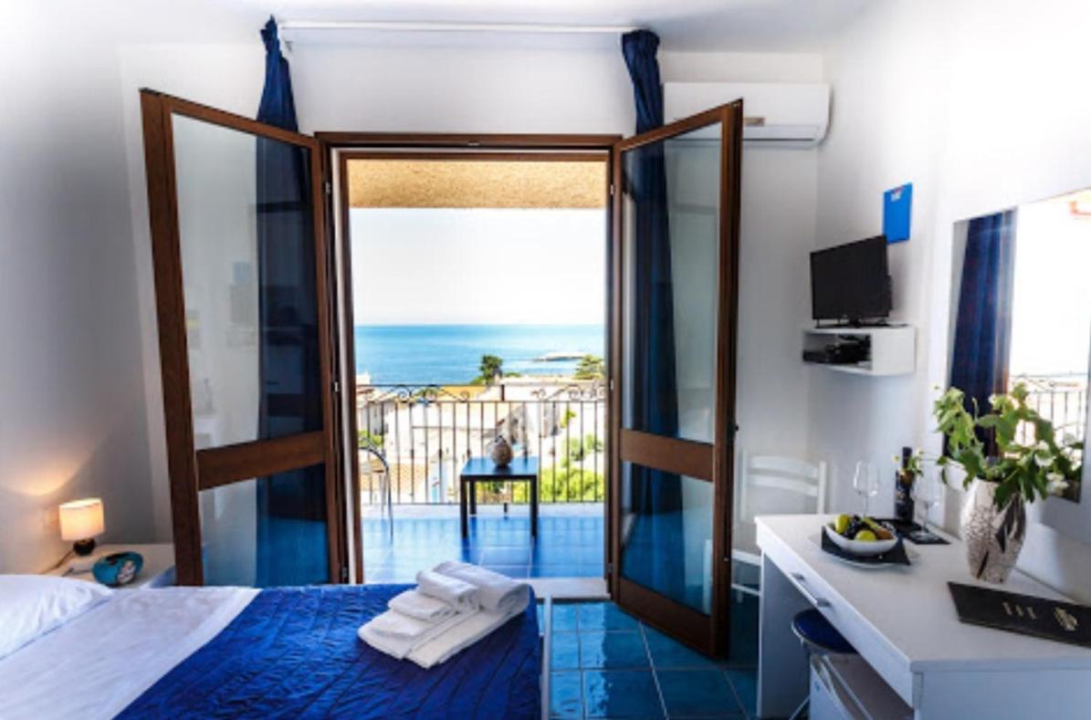 Hotel Bellavista S'Archittu Bagian luar foto
