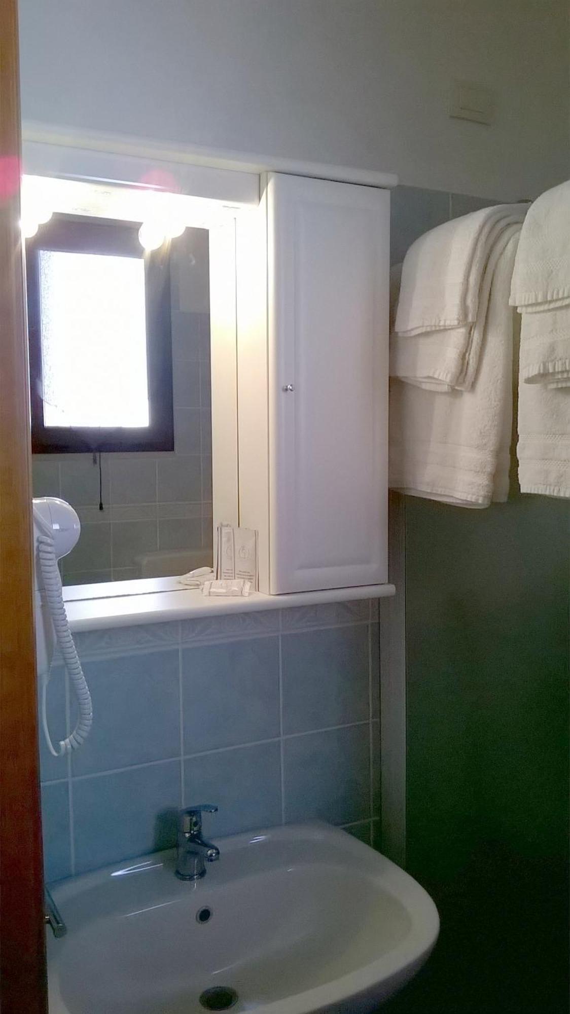 Hotel Bellavista S'Archittu Ruang foto