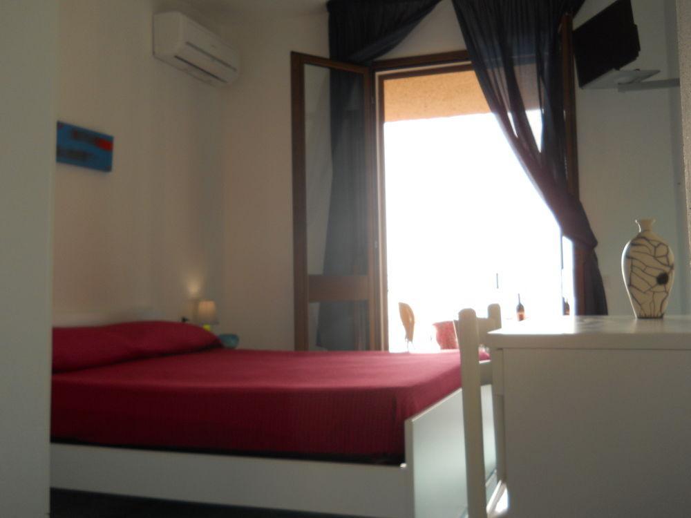 Hotel Bellavista S'Archittu Bagian luar foto
